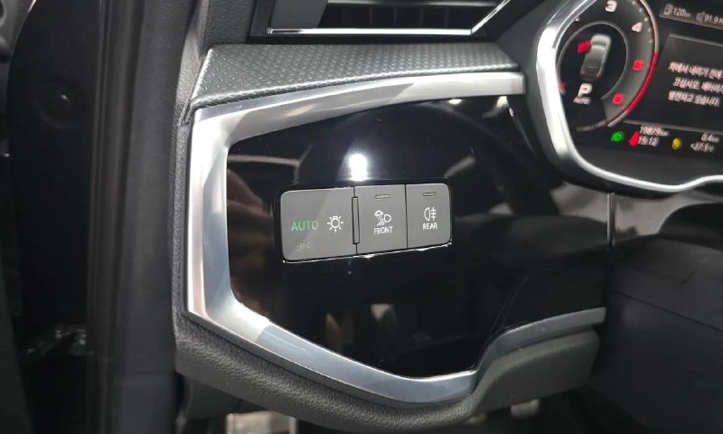 Audi Q3 из Южной Кореи — фото 10 из 10
