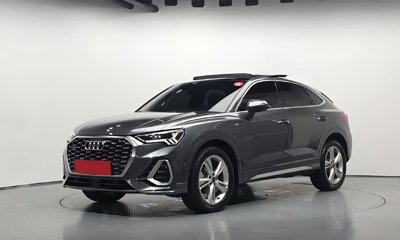 Audi Q3 из Южной Кореи — фото 1 из 10