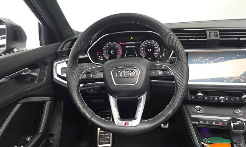 Audi Q3 из Южной Кореи — фото 7 из 10