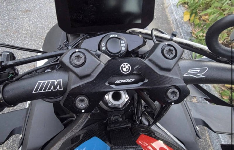 BMW M 1000 R из Южной Кореи — фото 4 из 4