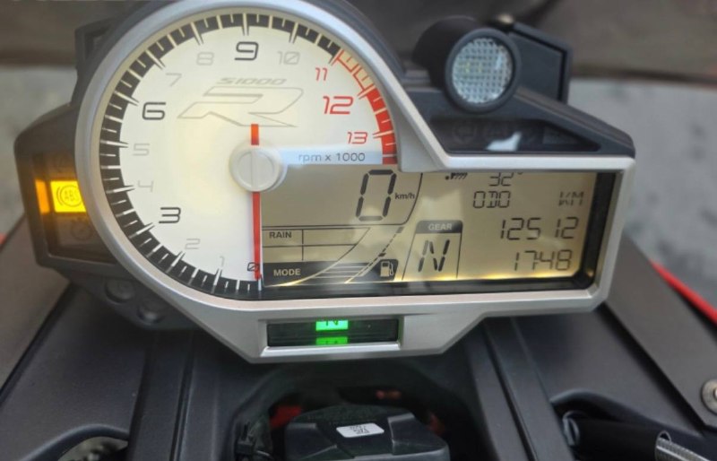 BMW S 1000 R из Южной Кореи — фото 3 из 4