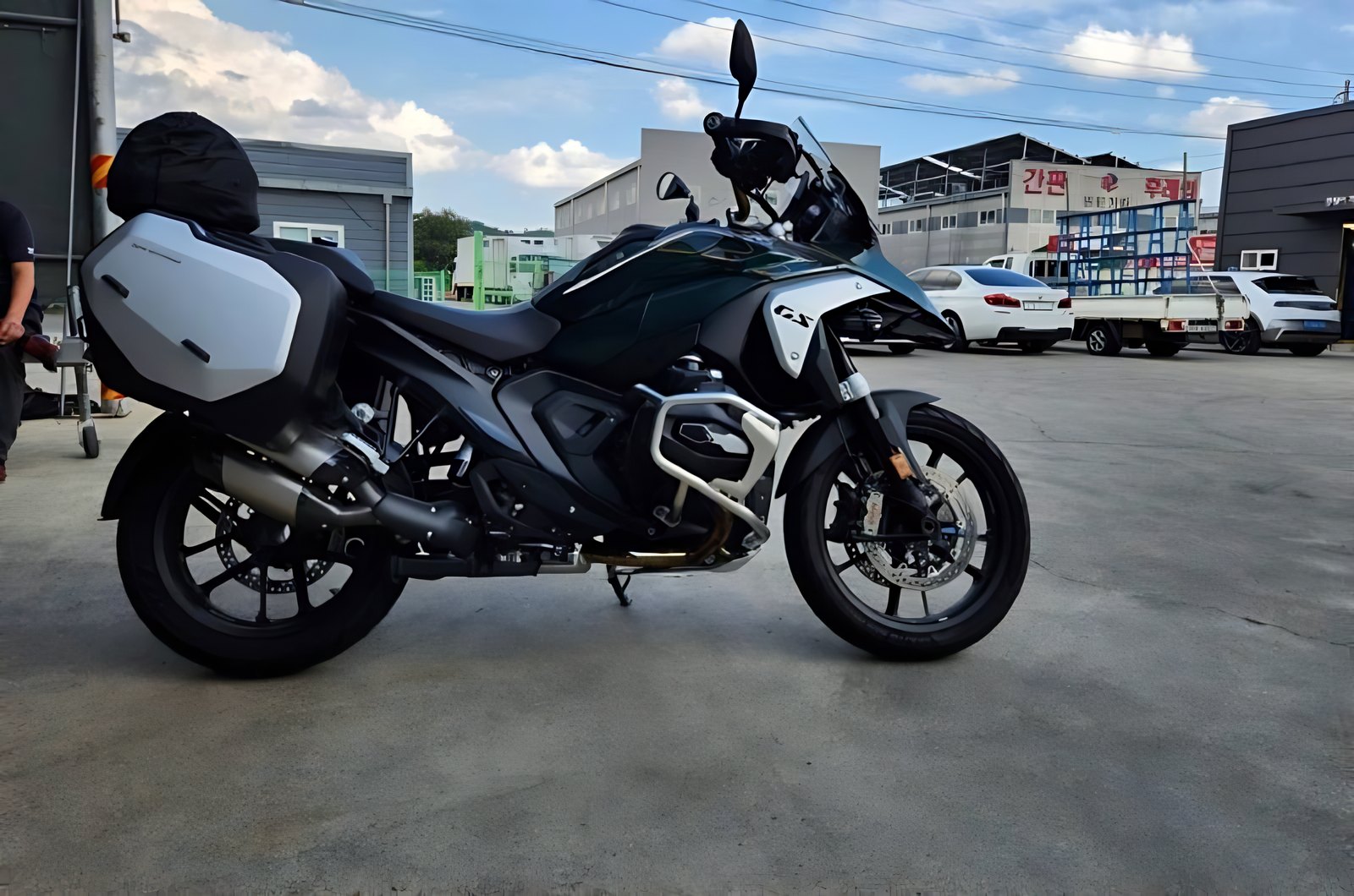 BMW R 1300 GS Option 719 из Южной Кореи — фото 1 из 4