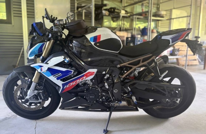 BMW S 1000 R Mpack из Южной Кореи — фото 1 из 4