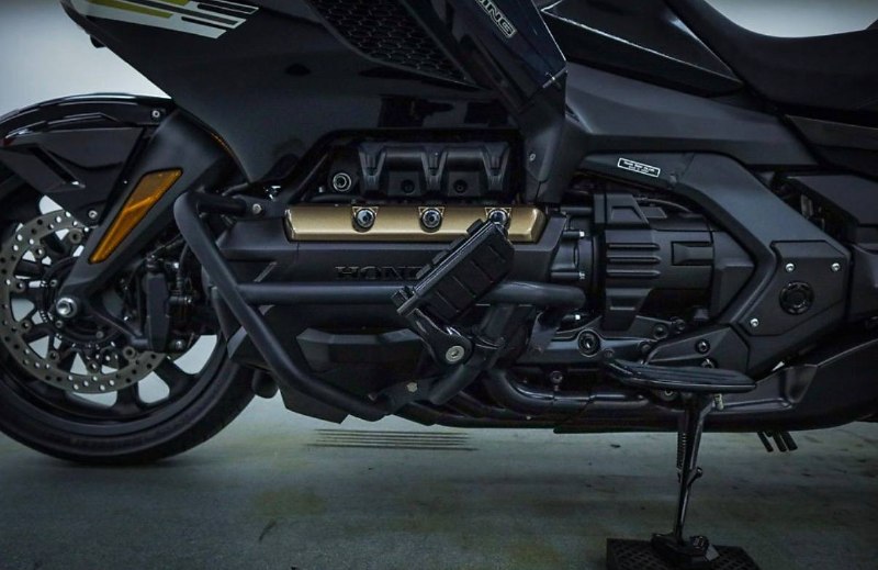 Honda Gold Wing Tour DCT Airbag из Южной Кореи — фото 2 из 4