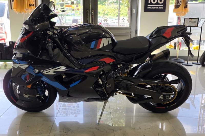 BMW M 1000 RR Competition из Южной Кореи — фото 1 из 4