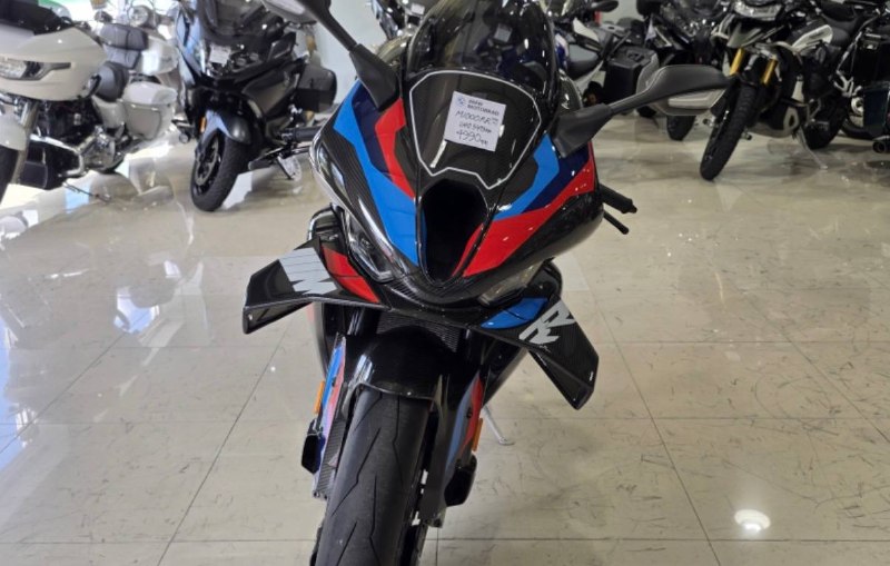 BMW M 1000 RR Competition из Южной Кореи — фото 2 из 4
