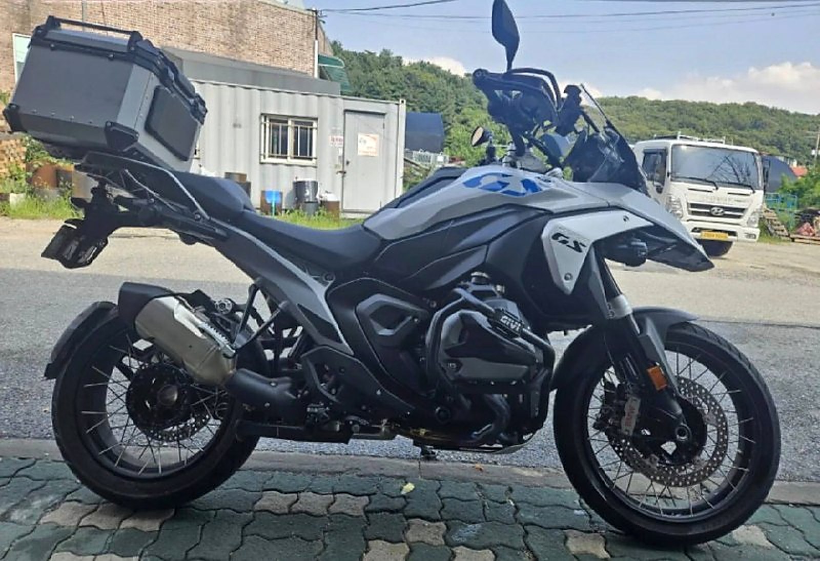 BMW R 1300 GS из Южной Кореи — фото 1 из 4