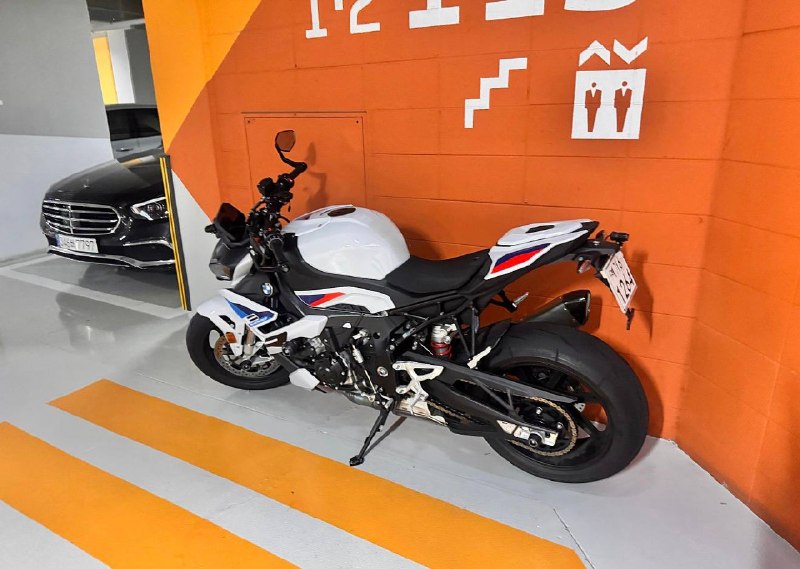 BMW S 1000 R из Южной Кореи — фото 4 из 4