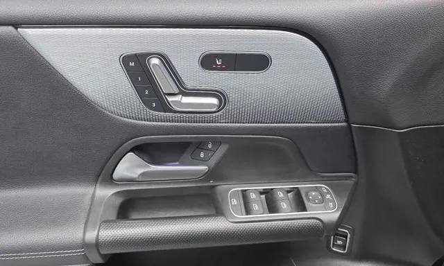 Mercedes-Benz GLB 200 d из Южной Кореи — фото 9 из 10
