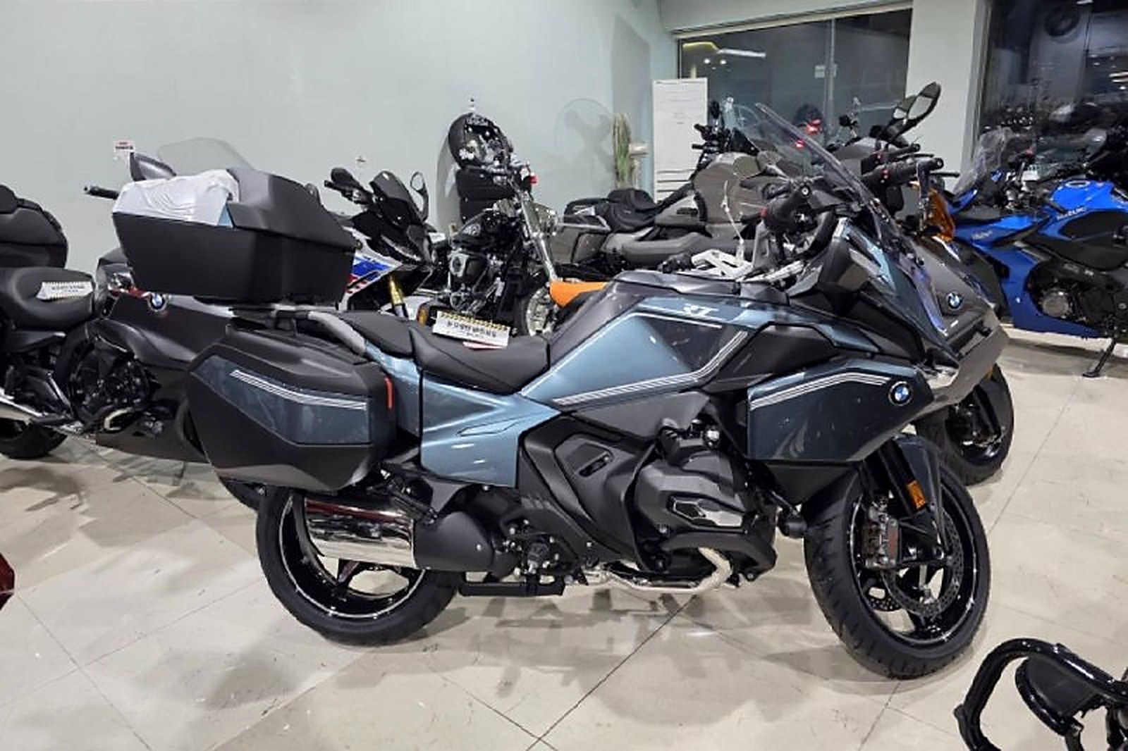 BMW R 1300 RT Option 719 из Южной Кореи — фото 1 из 4