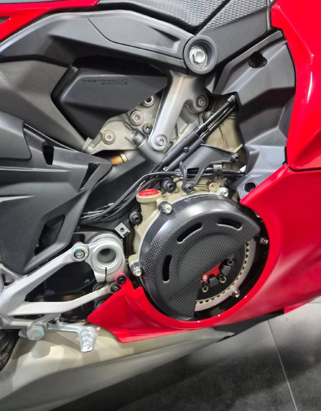 Ducati Panigale V4 S 7G из Южной Кореи — фото 1 из 4