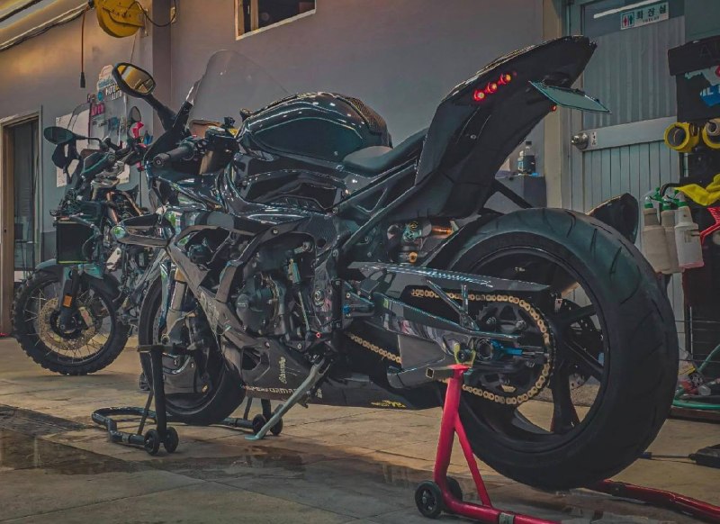 BMW S 1000 RR из Южной Кореи — фото 3 из 4