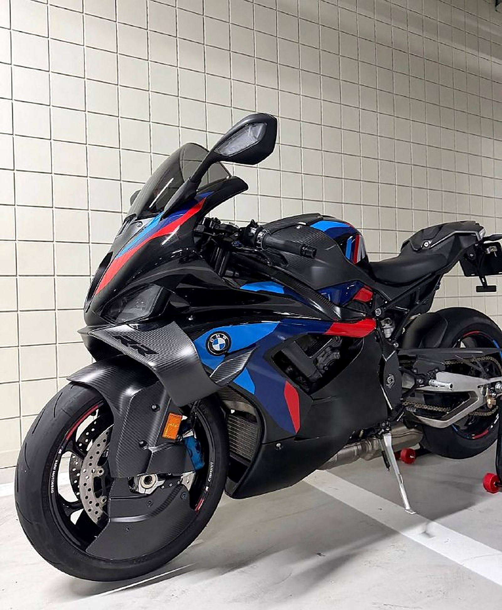 BMW M 1000 RR Competition из Южной Кореи — фото 1 из 4