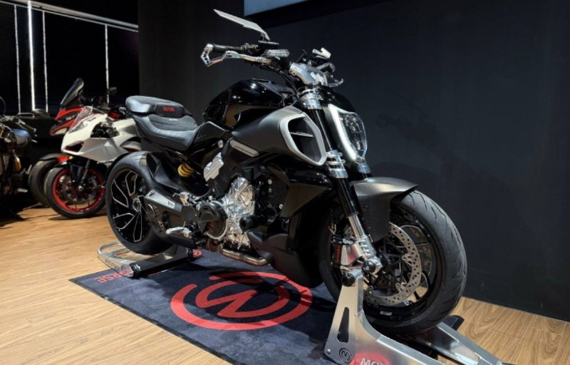 Ducati Diavel V4 из Южной Кореи — фото 1 из 4