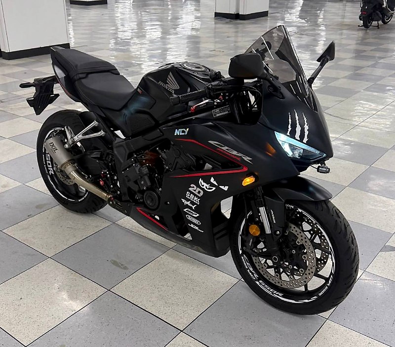 Honda CBR650R E-Clutch из Южной Кореи — фото 1 из 4