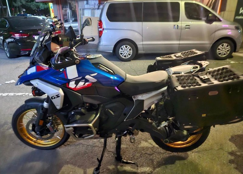 BMW R 1300 GS Trophy из Южной Кореи — фото 1 из 4