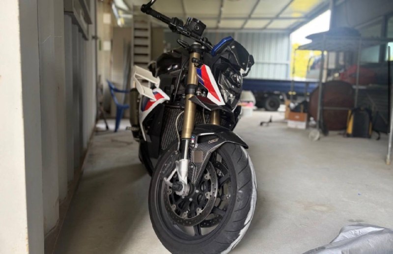 BMW S 1000 R из Южной Кореи — фото 4 из 4