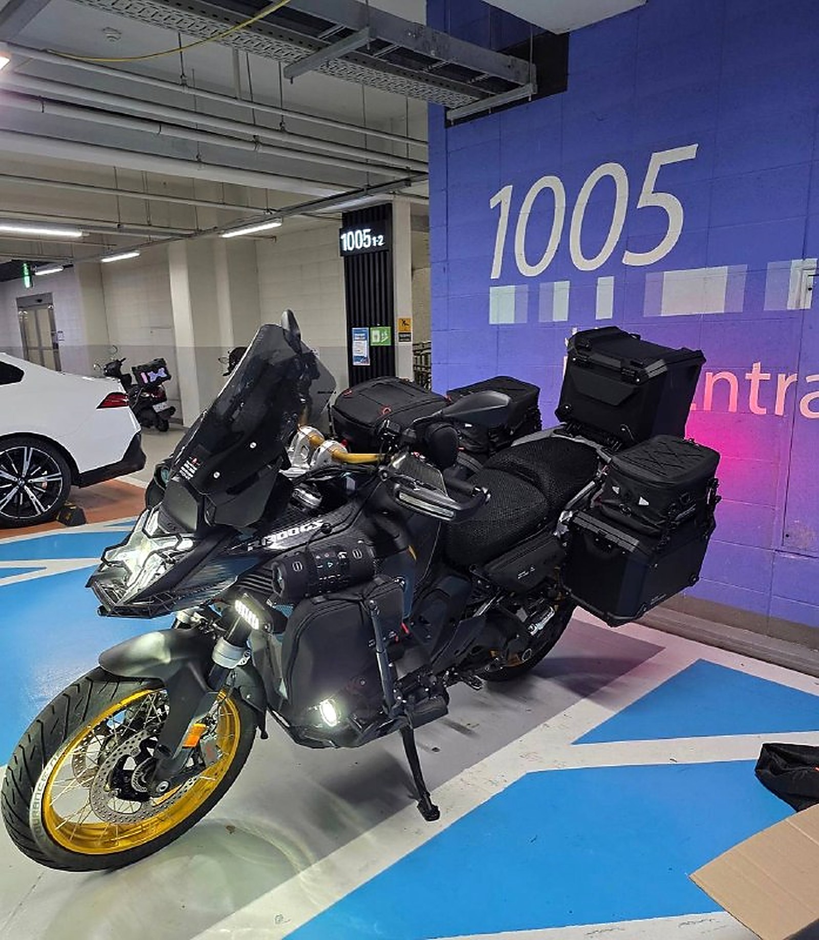 BMW R 1300 GS Adventure Option 719 из Южной Кореи — фото 1 из 4
