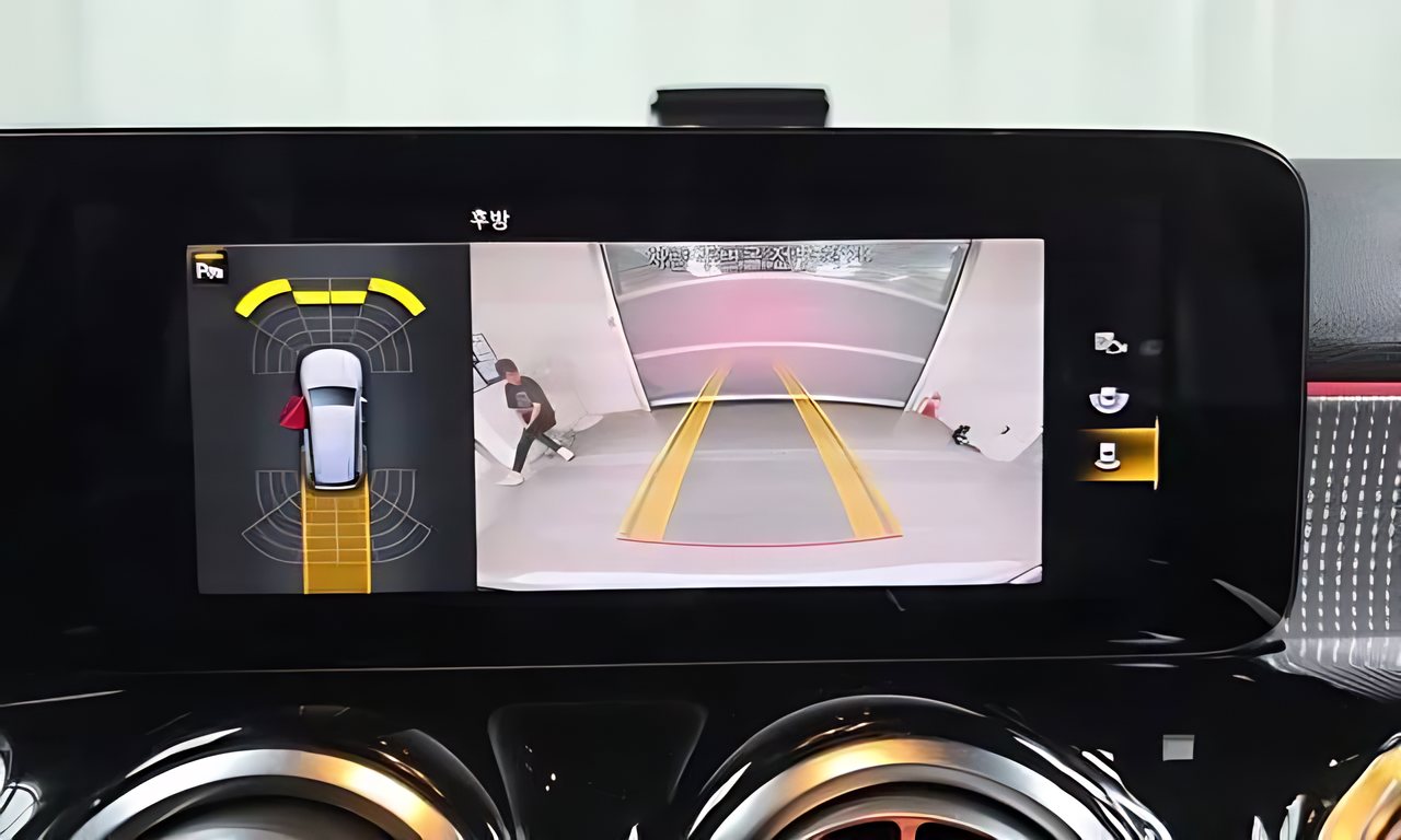 Mercedes-Benz GLB 200 d из Южной Кореи — фото 8 из 10