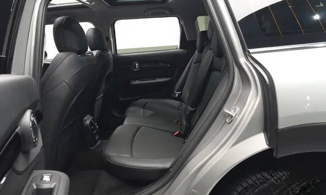 MINI Cooper Clubman из Южной Кореи — фото 7 из 10
