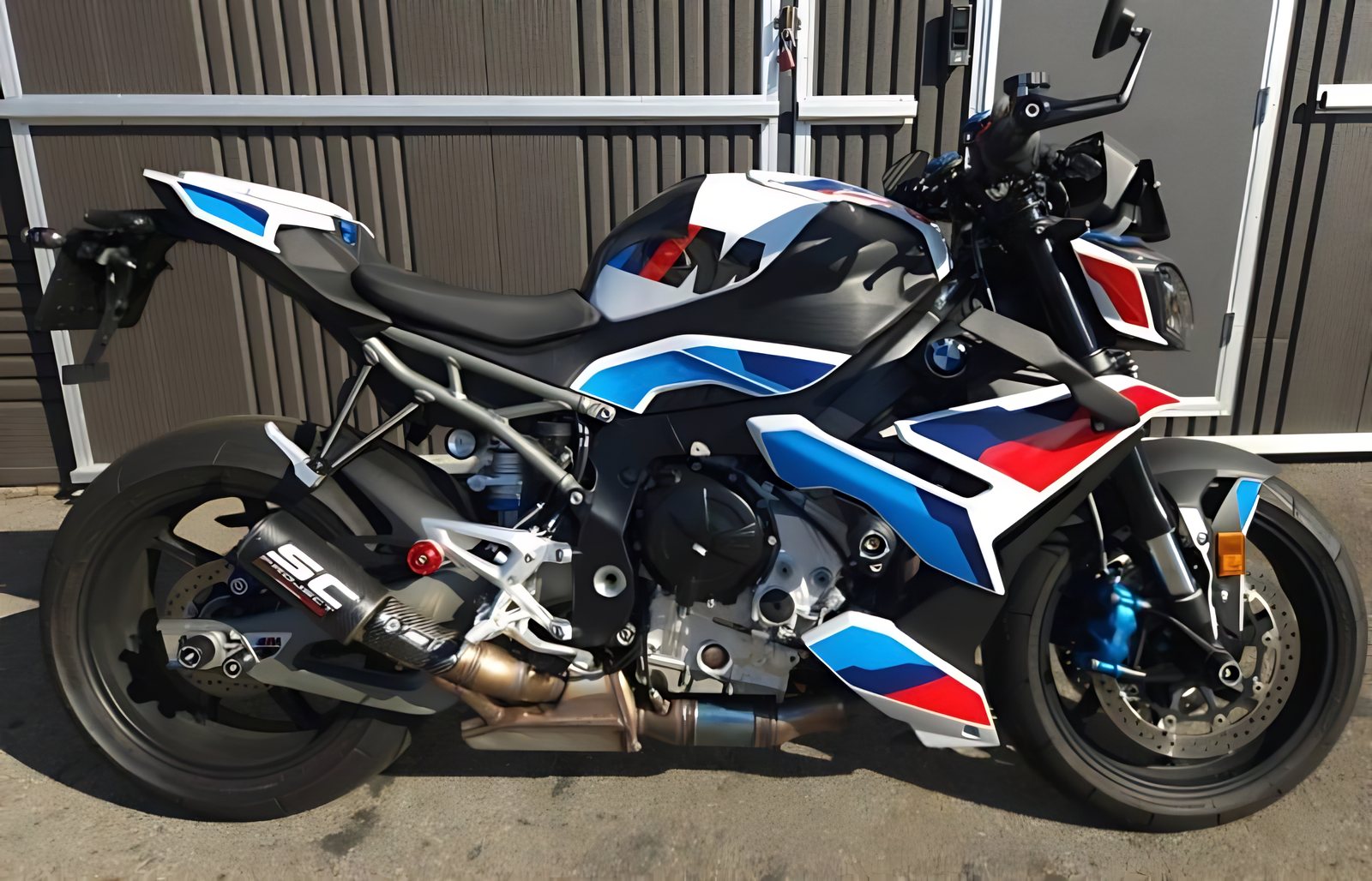 BMW M 1000 R из Южной Кореи — фото 1 из 4