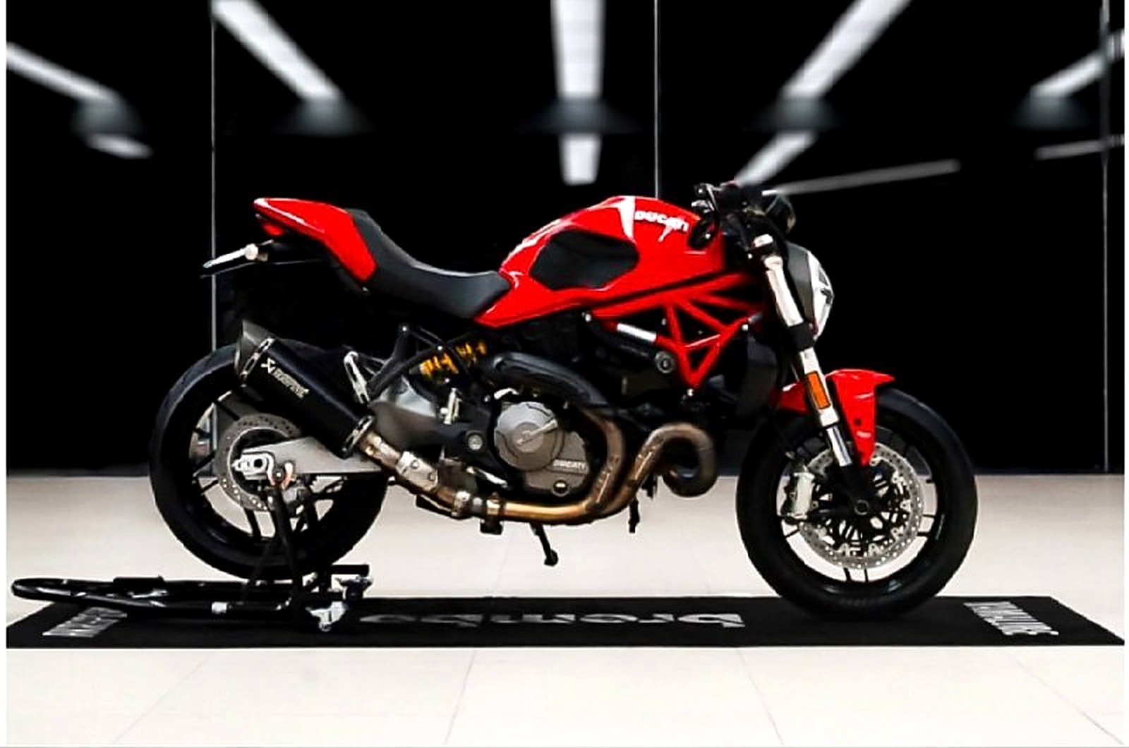 Ducati Monster 821 из Южной Кореи — фото 1 из 4
