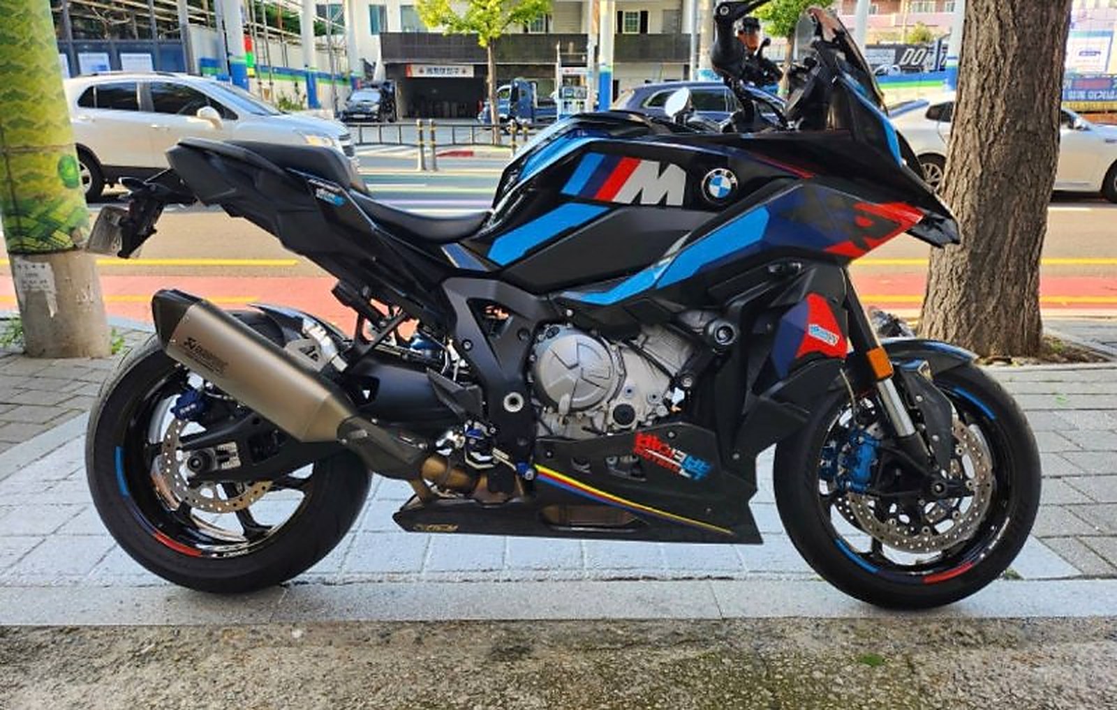 BMW M 1000 XR Competition из Южной Кореи — фото 1 из 4