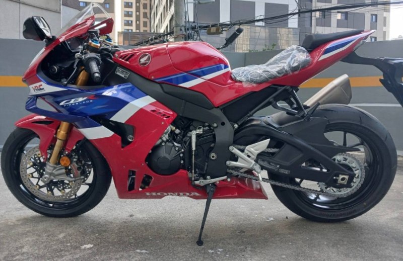 Honda CBR1000RR-R Fireblade SP из Южной Кореи — фото 2 из 2