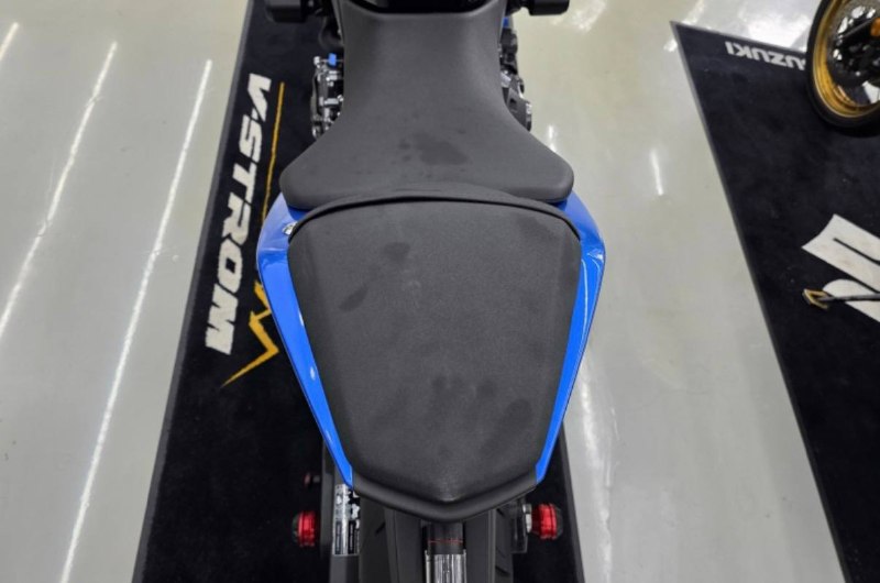 Suzuki GSX-8R из Южной Кореи — фото 2 из 4