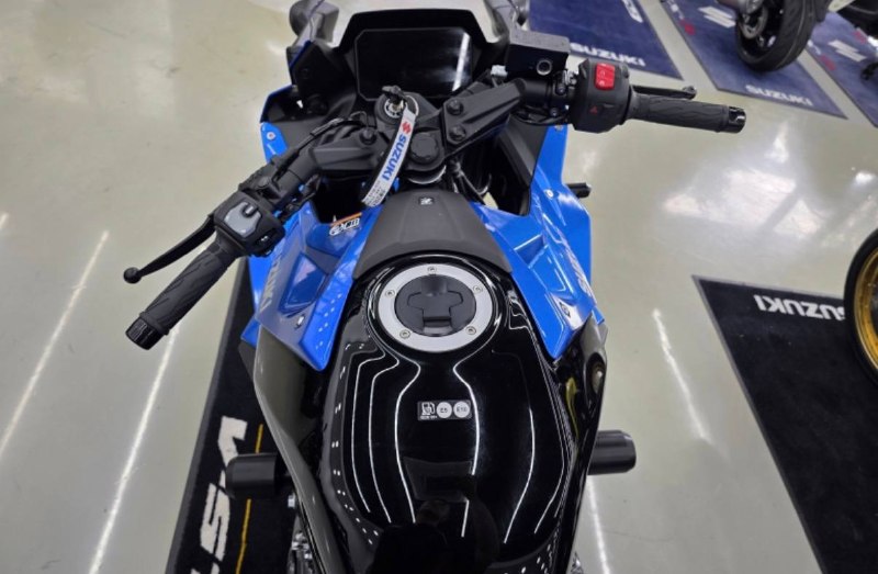 Suzuki GSX-8R из Южной Кореи — фото 4 из 4