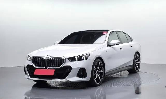 BMW 530i xDrive M Sport (G60) из Южной Кореи — фото 1 из 10