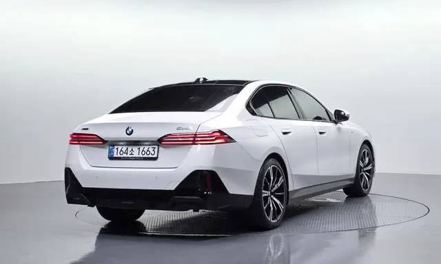 BMW 530i xDrive M Sport (G60) из Южной Кореи — фото 2 из 10