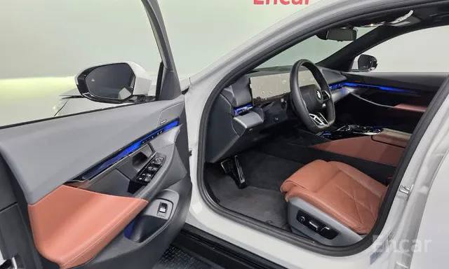 BMW 530i xDrive M Sport (G60) из Южной Кореи — фото 6 из 10