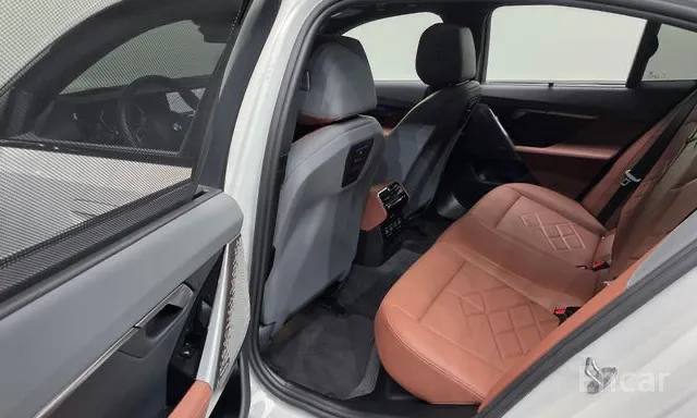 BMW 530i xDrive M Sport (G60) из Южной Кореи — фото 8 из 10