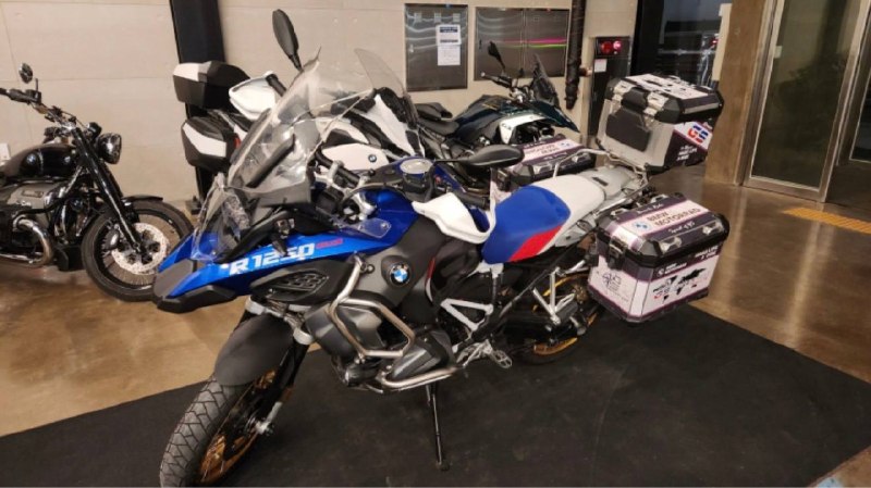BMW R 1250 GS Adventure из Южной Кореи — фото 2 из 4