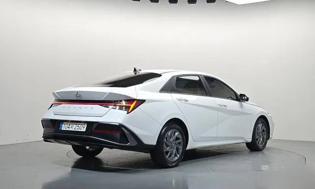 Hyundai Avante (Elantra) CN7 1.6 Inspiration из Южной Кореи — фото 2 из 10