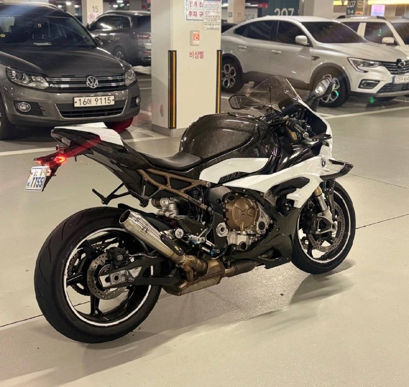 BMW S 1000 RR из Южной Кореи — фото 4 из 4