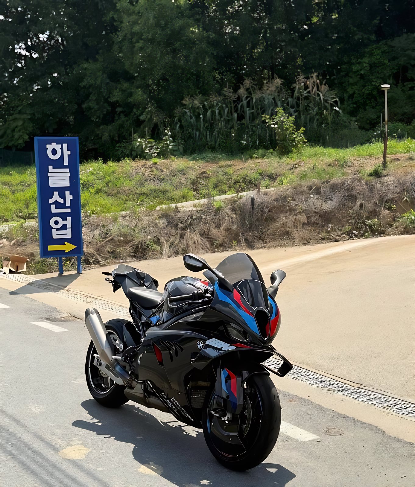BMW M 1000 RR Competition из Южной Кореи — фото 1 из 4