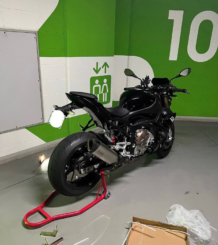 BMW S 1000 R из Южной Кореи — фото 4 из 4