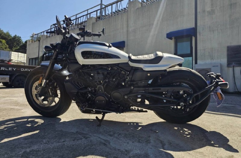 Harley-Davidson Sportster S из Южной Кореи — фото 2 из 4