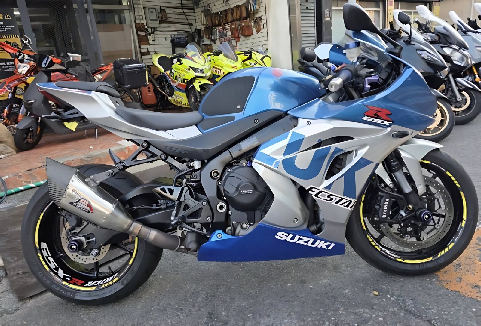 Suzuki GSX-R1000 из Южной Кореи — фото 1 из 4