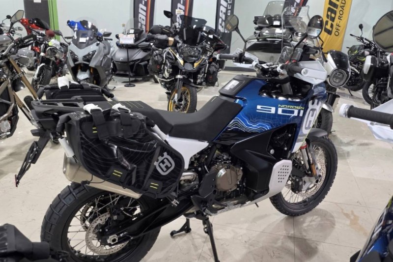 Husqvarna Norden 901 Expedition из Южной Кореи — фото 1 из 4