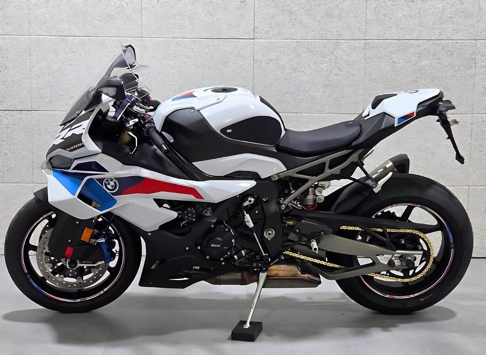 BMW S 1000 RR M Package из Южной Кореи — фото 1 из 4
