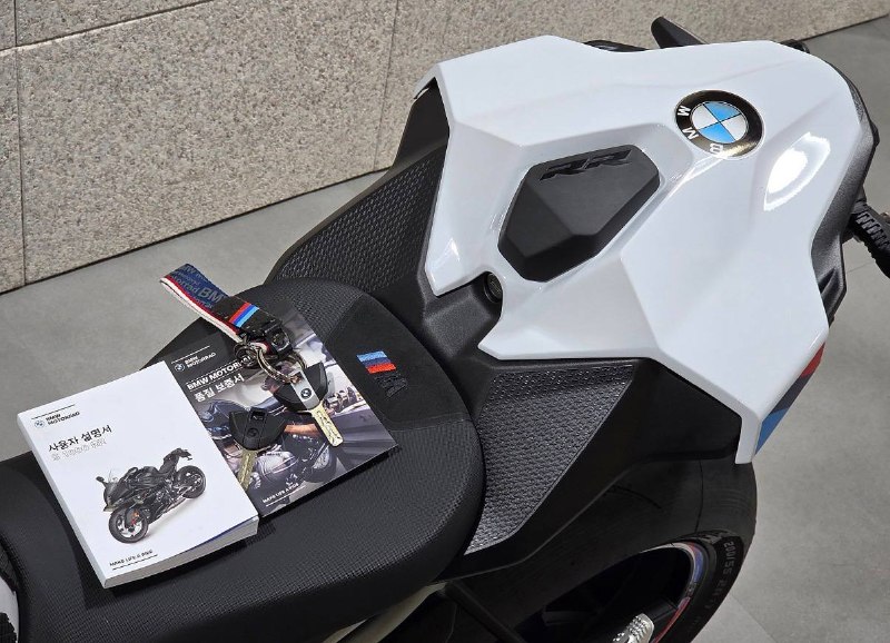 BMW S 1000 RR M Package из Южной Кореи — фото 3 из 4