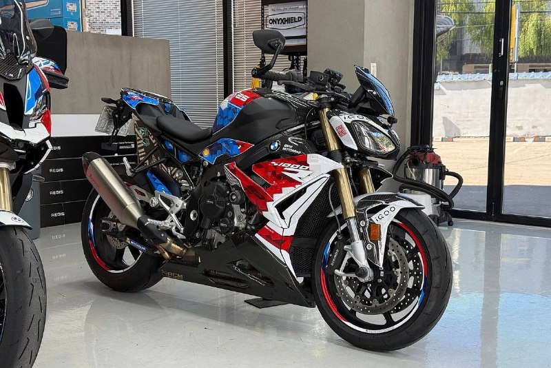 BMW S 1000 R M Package из Южной Кореи — фото 1 из 4