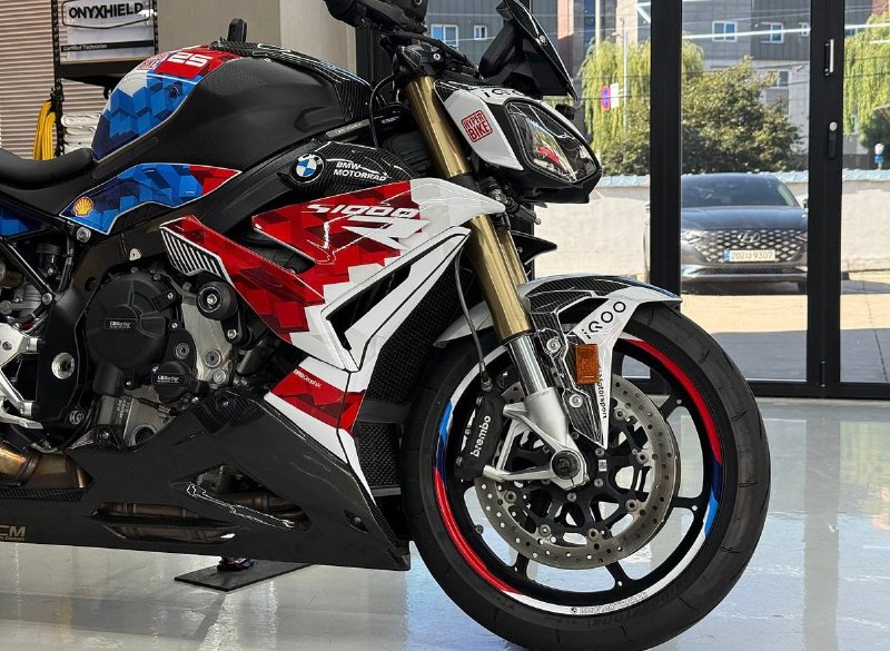 BMW S 1000 R M Package из Южной Кореи — фото 3 из 4