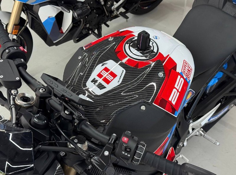 BMW S 1000 R M Package из Южной Кореи — фото 4 из 4