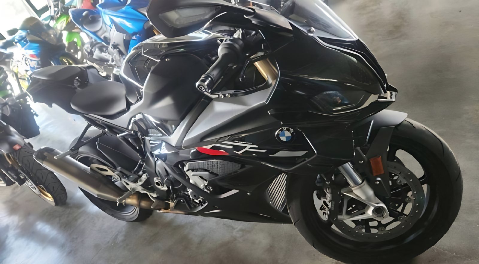 BMW S 1000 RR Race Package M из Южной Кореи — фото 1 из 4