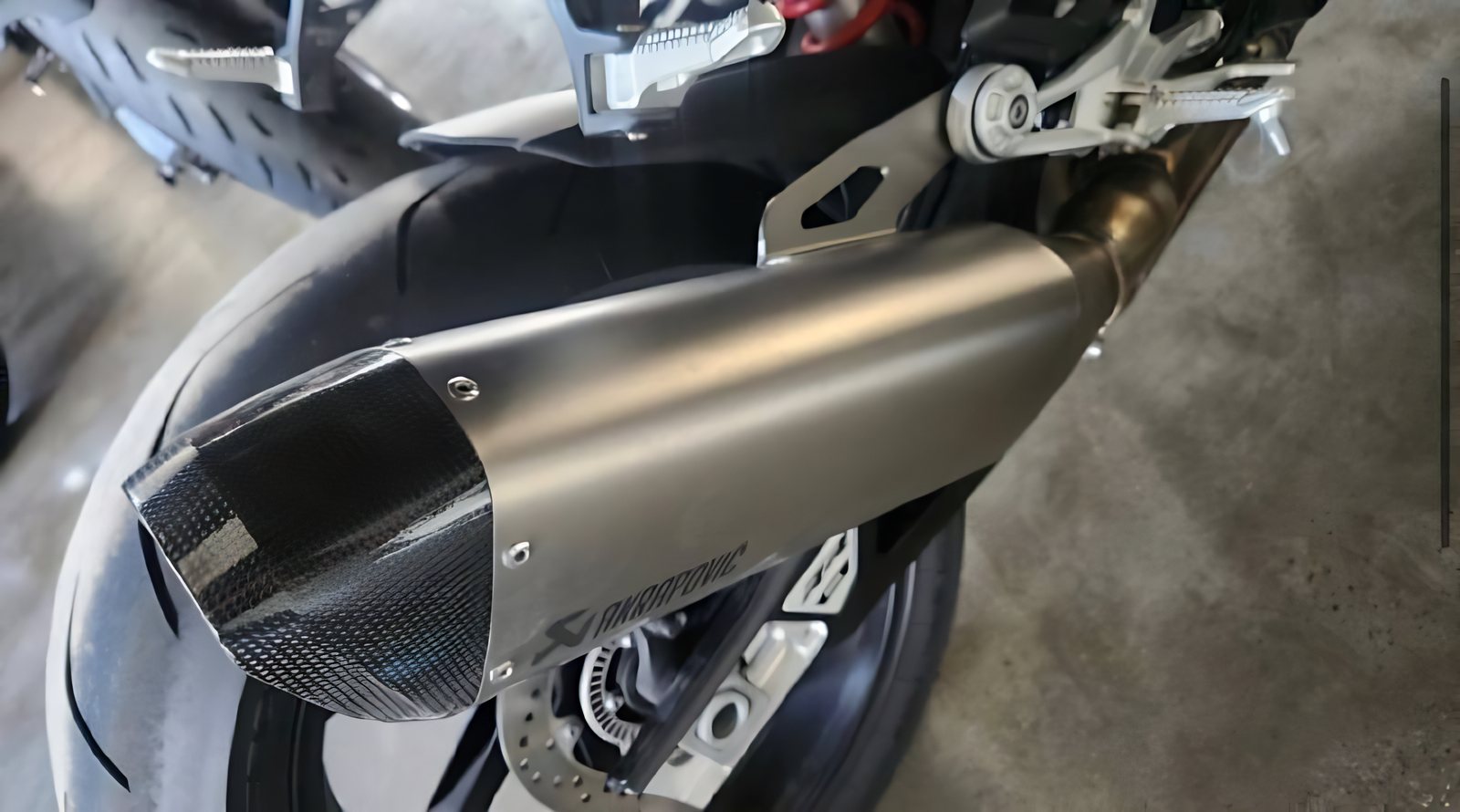 BMW S 1000 RR Race Package M из Южной Кореи — фото 3 из 4