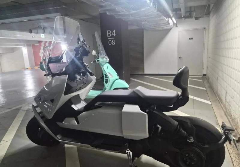BMW CE 04 из Южной Кореи — фото 3 из 4